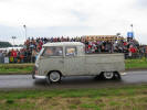 Volkswagen T1 pick-up tijdens sprintwedstrijd.