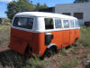 Een Volkswagen T1 bus verlaten langs de Route 66