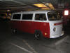 Rood witte Volkswagen T2 bus in Las Vegas.